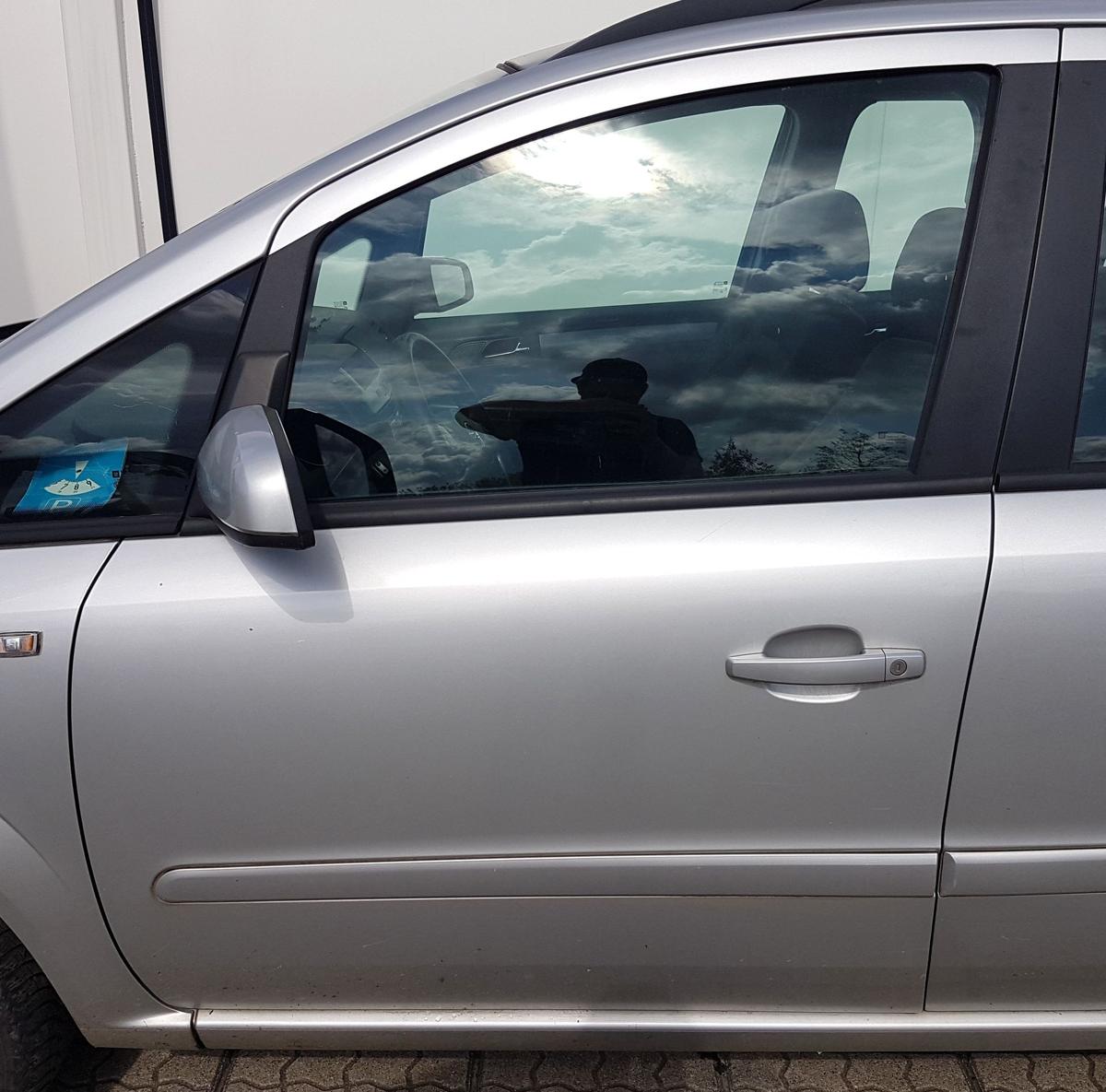 Opel Zafira B T&uuml;r vorn links in 2AU Starsilber III Bj2006
