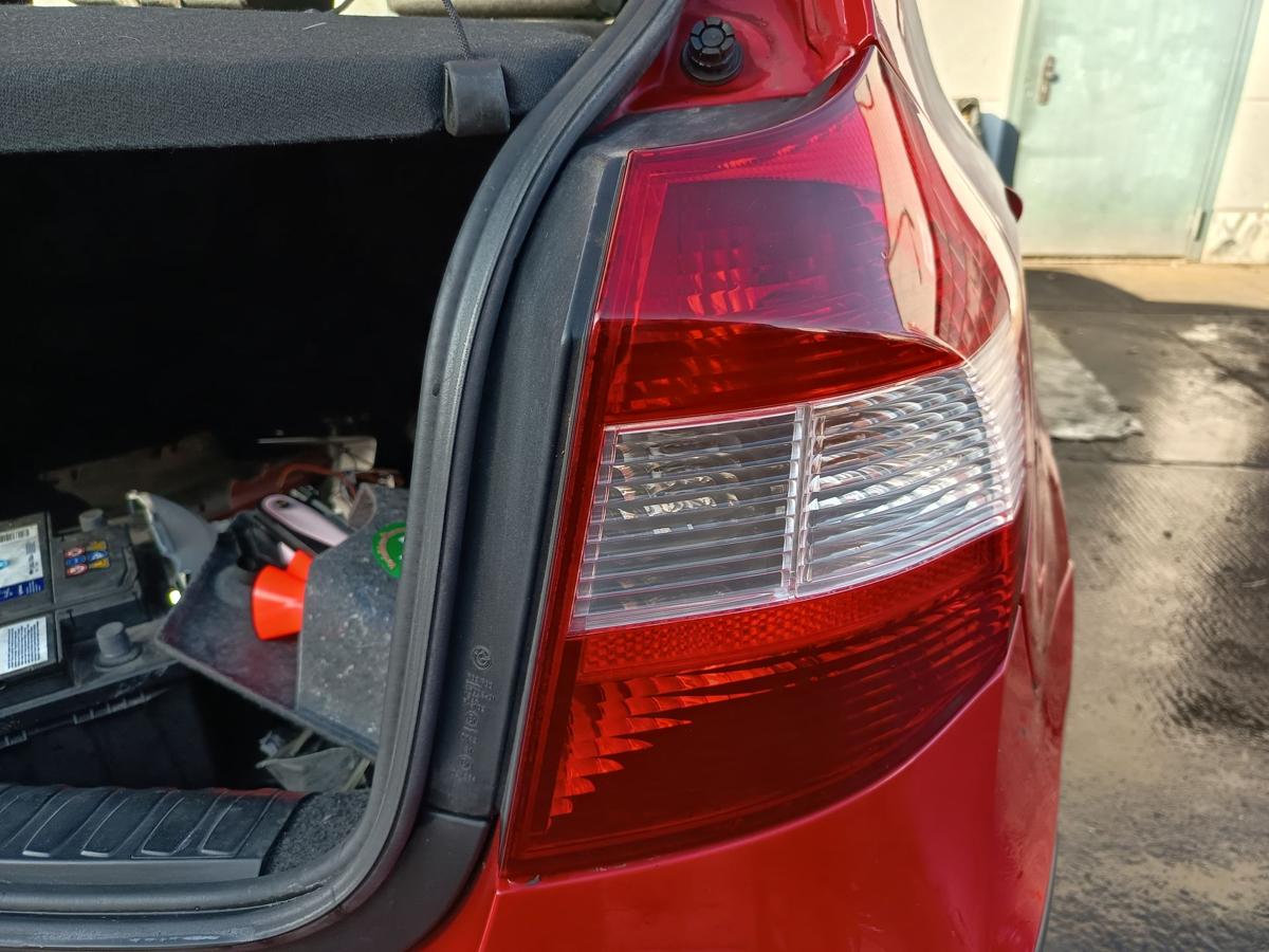 BMW E87 original R&uuml;ckleuchte rechts Heck Schluss Licht Beifahrerseite Bj 2005