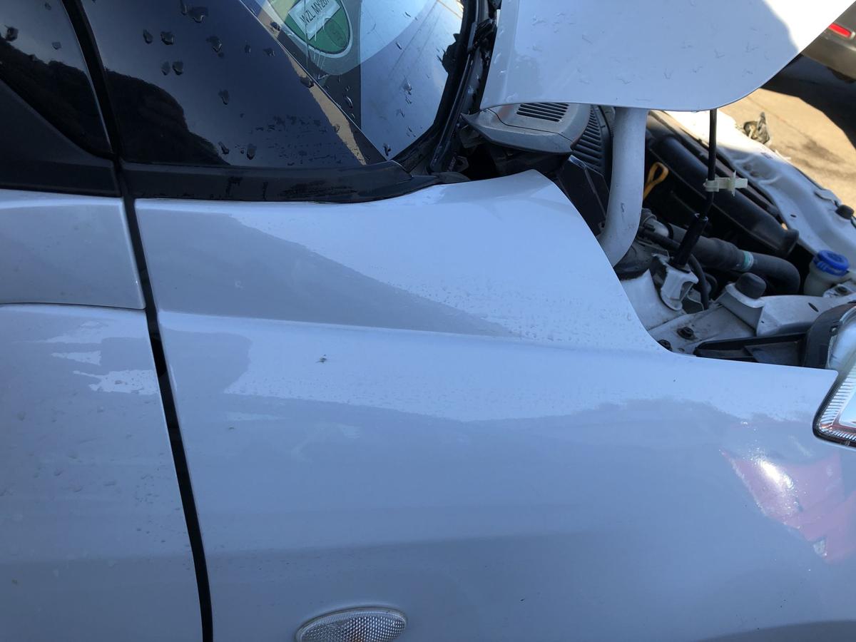 Suzuki Swift NZ Kotfl&uuml;gel vorn rechts Beifahrerseite Seitenwand weiss unbekannt