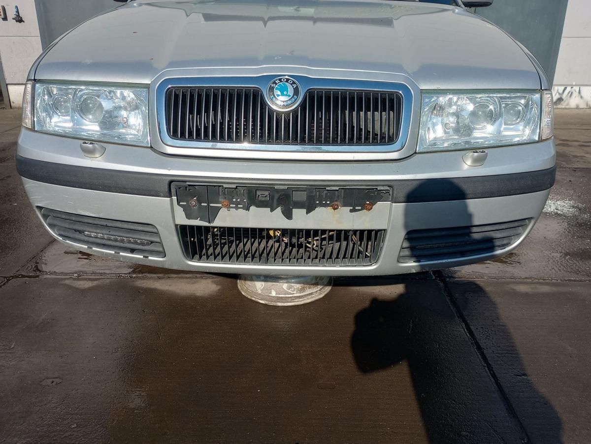 Skoda Octavia 1U orig Stoßstange vorn Stoßfänger SRA LF7T Silber Bj 2003