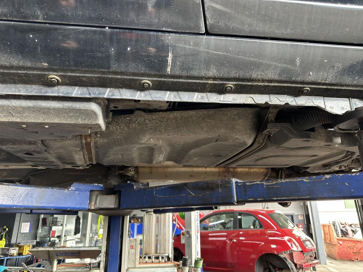 Toyota RAV4 original Tank Kraftstoffbeh&auml;lter 2.2l 130kW Diesel Bj 2009