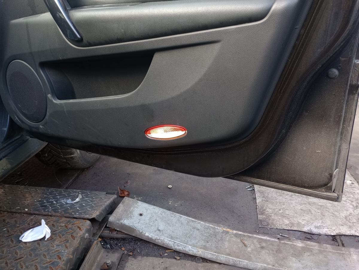 Renault Laguna 3 Kombi orig Tür VR Beifahrertür 676 Perlm.schwarz met Bj 2010