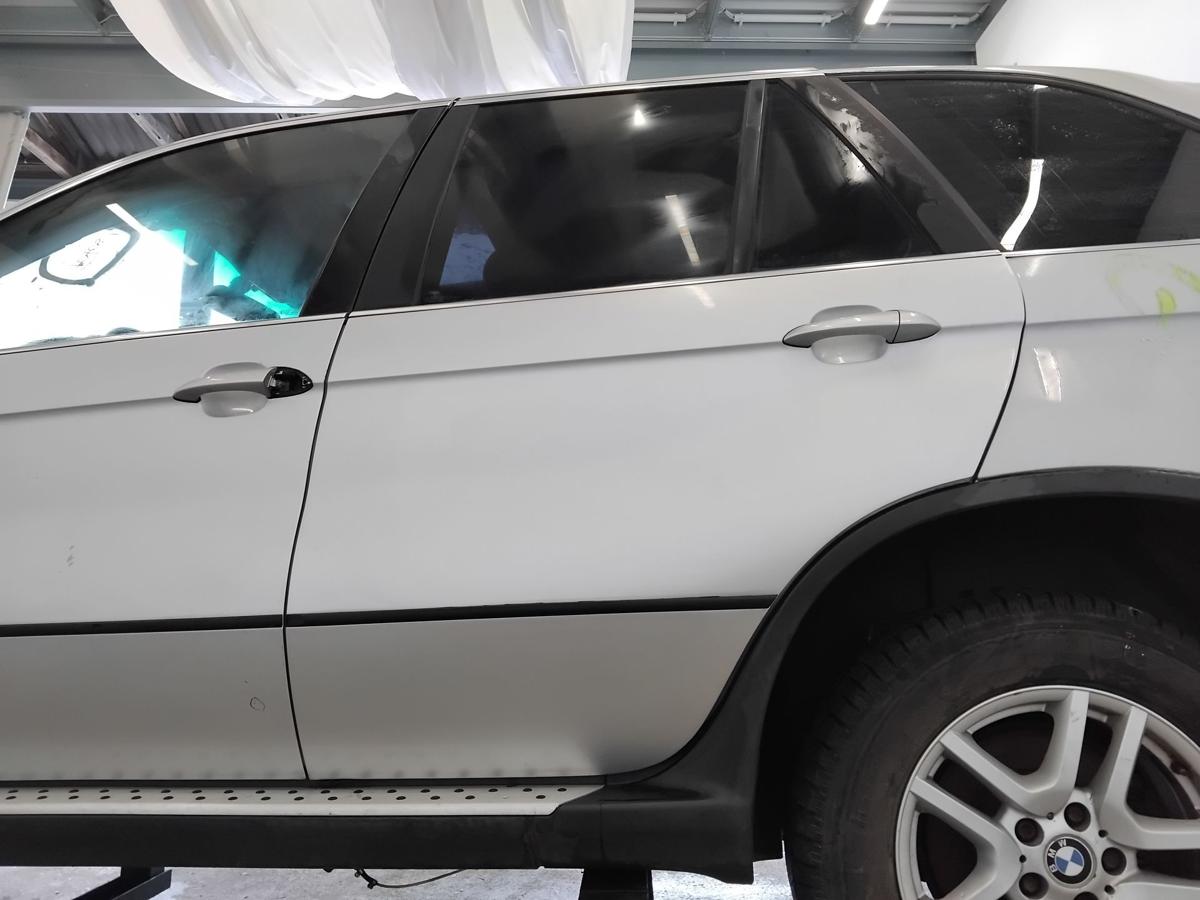 BMW X5 E53 T&uuml;r hinten links titansilbermetallic 354/7 BJ2000