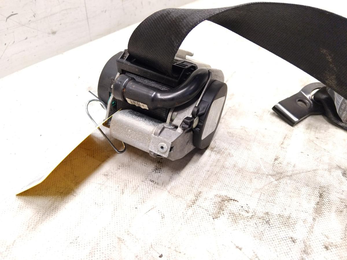 Audi A3 8P Sportback Facelift original Sicherheitsgurt vorn rechts Bj.2013