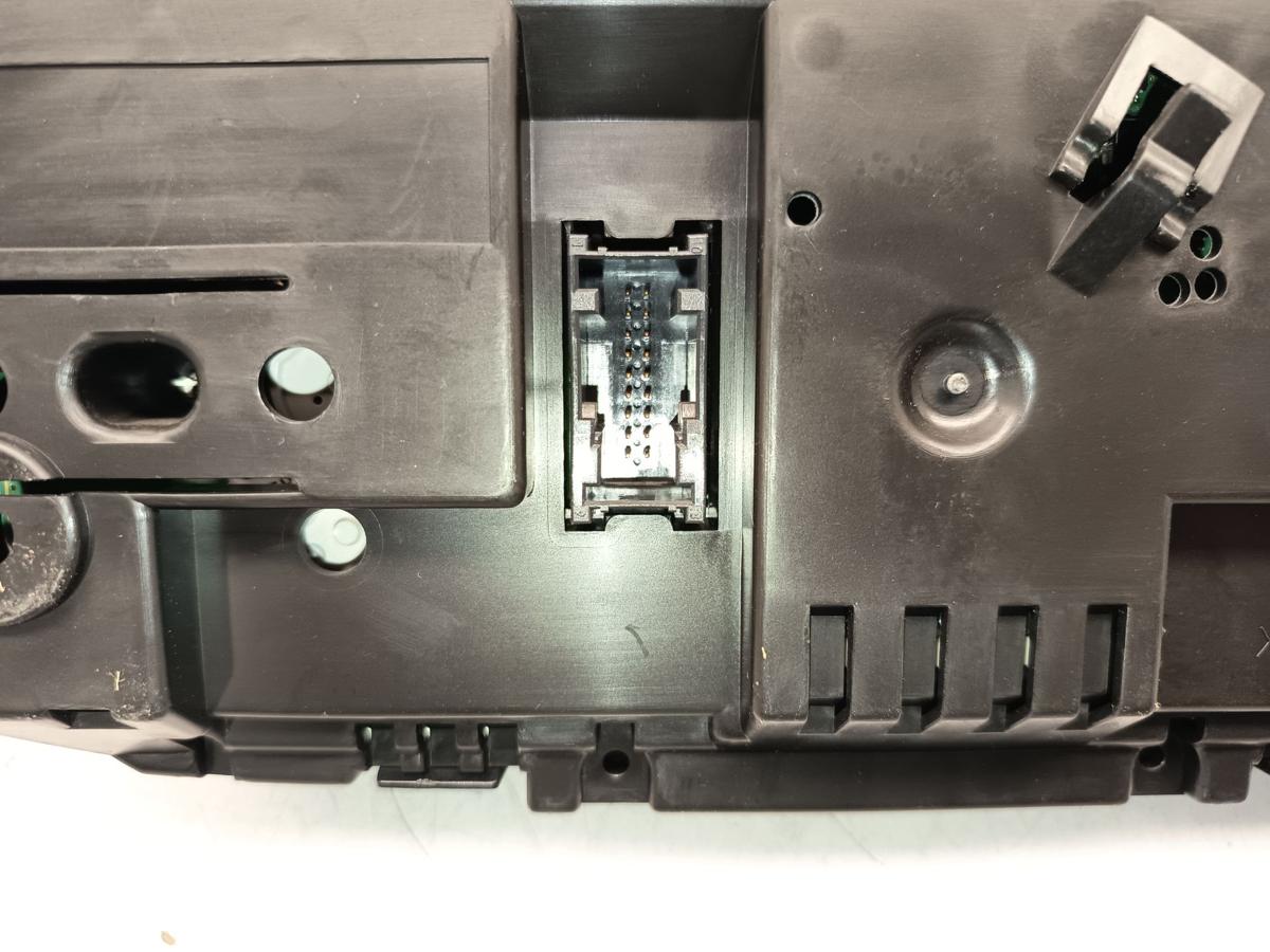 BMW 116I original Kombiinstrument Tacho Geschwindigkeitsanzeige Baujahr 2005