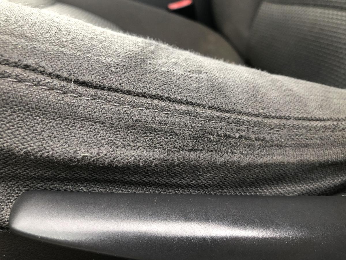 VW Touareg 7L Sitz vorn links Fahrersitz Stoff mit Heizung