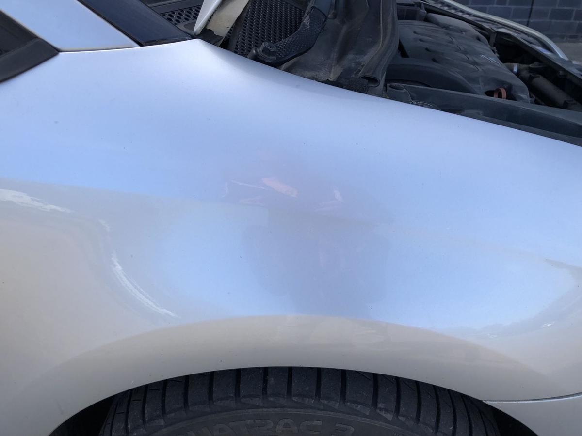 Citroen C4 Typ L Kotfl&uuml;gel vorn rechts Beifahrer Plastik EZR Aluminium Grau