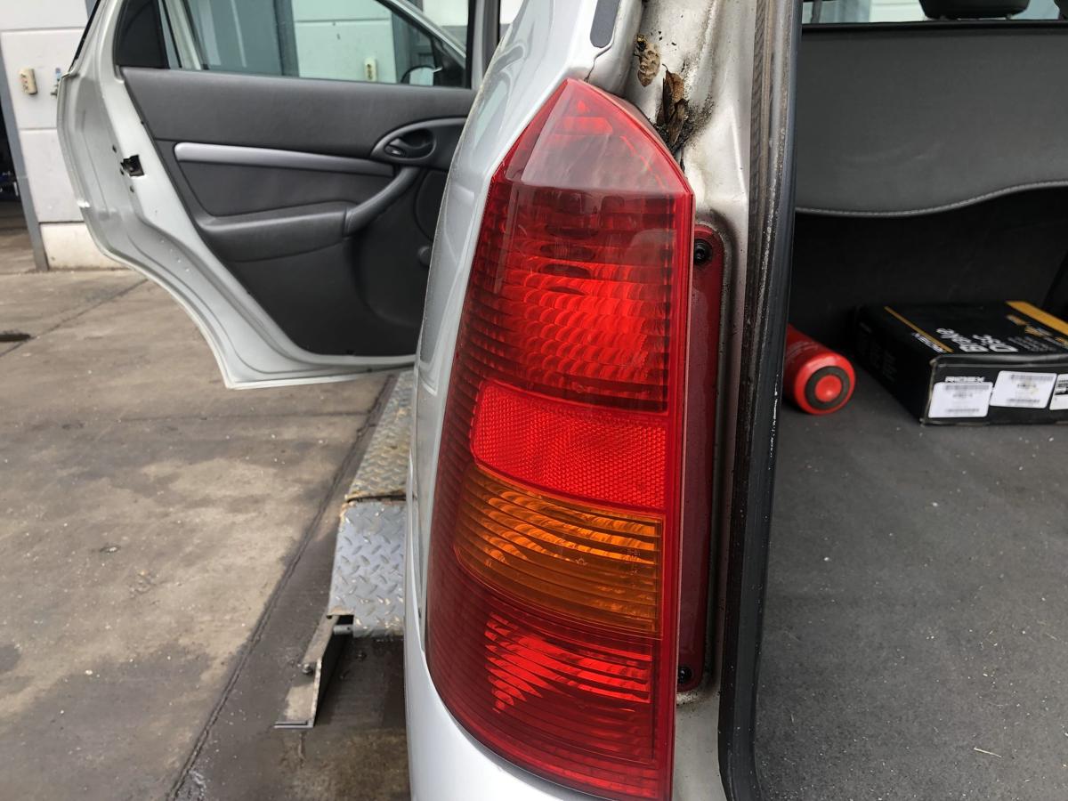Ford Focus Turnier DNW original Rückleuchte links Heck/Schluss/Licht Bj 2001