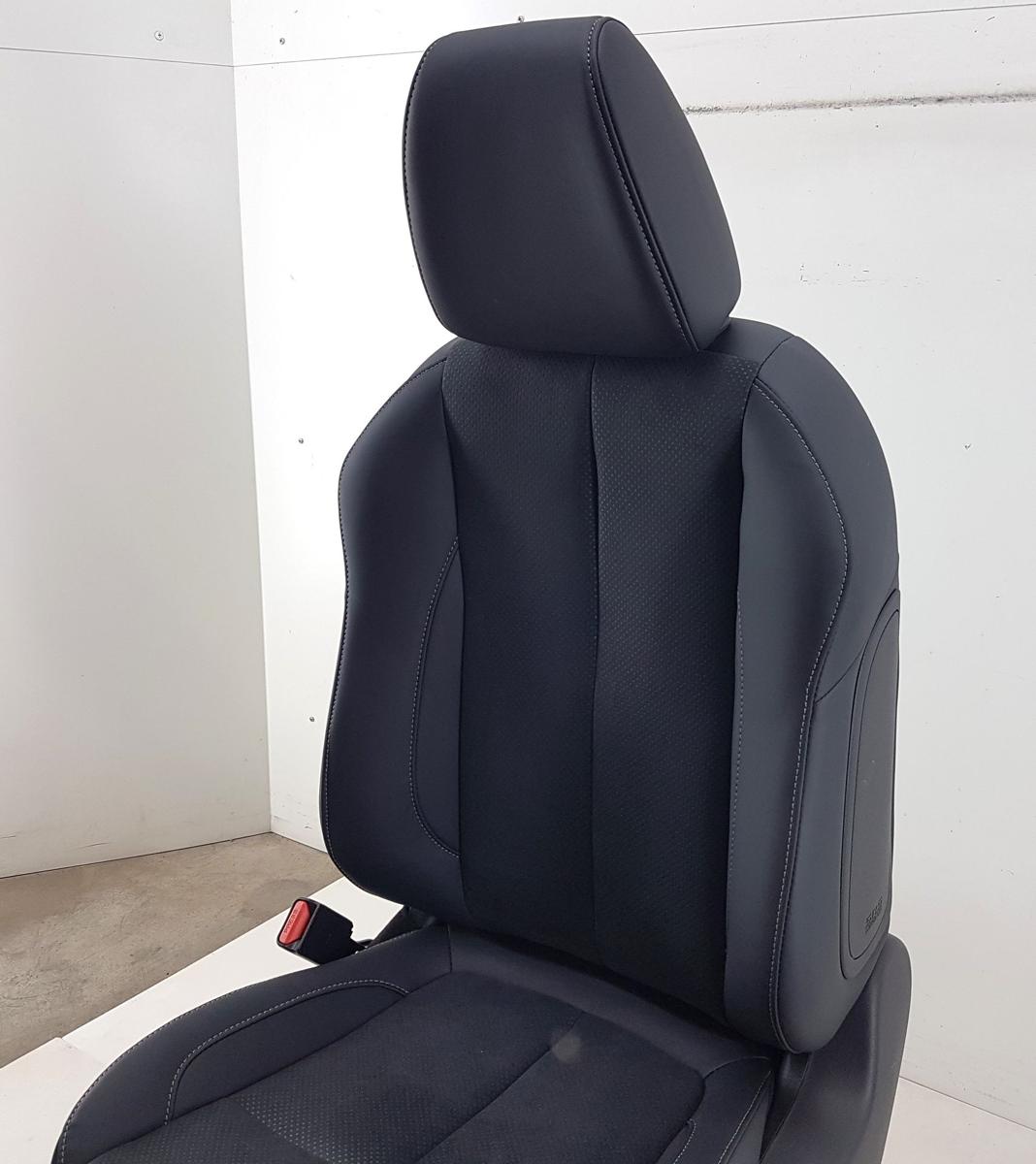 Mitsubishi Eclipse Cross Sitz vorn links Bj23 Teilleder dunkelgrau Sitzheizung