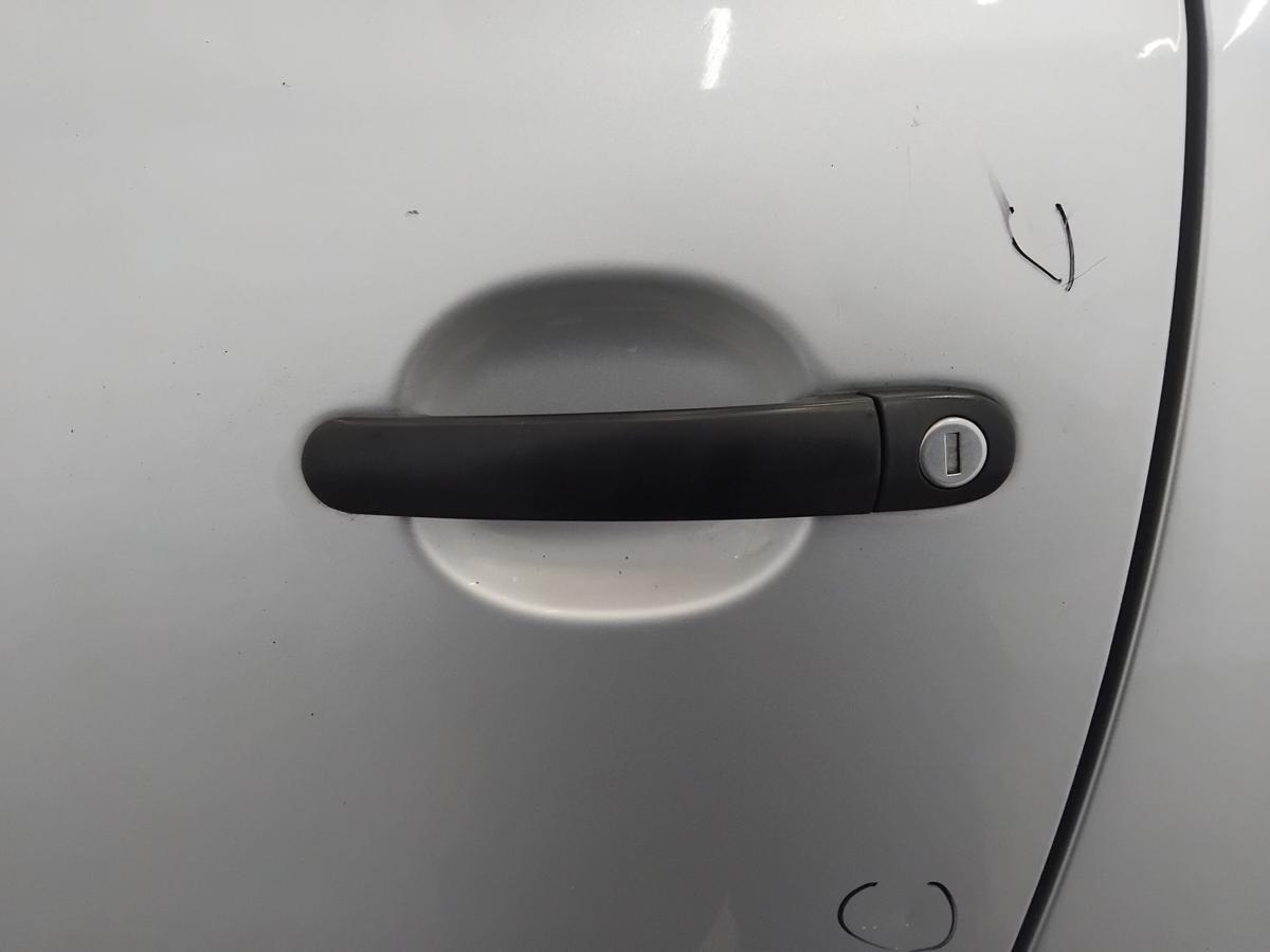 VW Fox 5Z T&uuml;r links Fahrert&uuml;r LA7W reflexsilbermetallic BJ2006