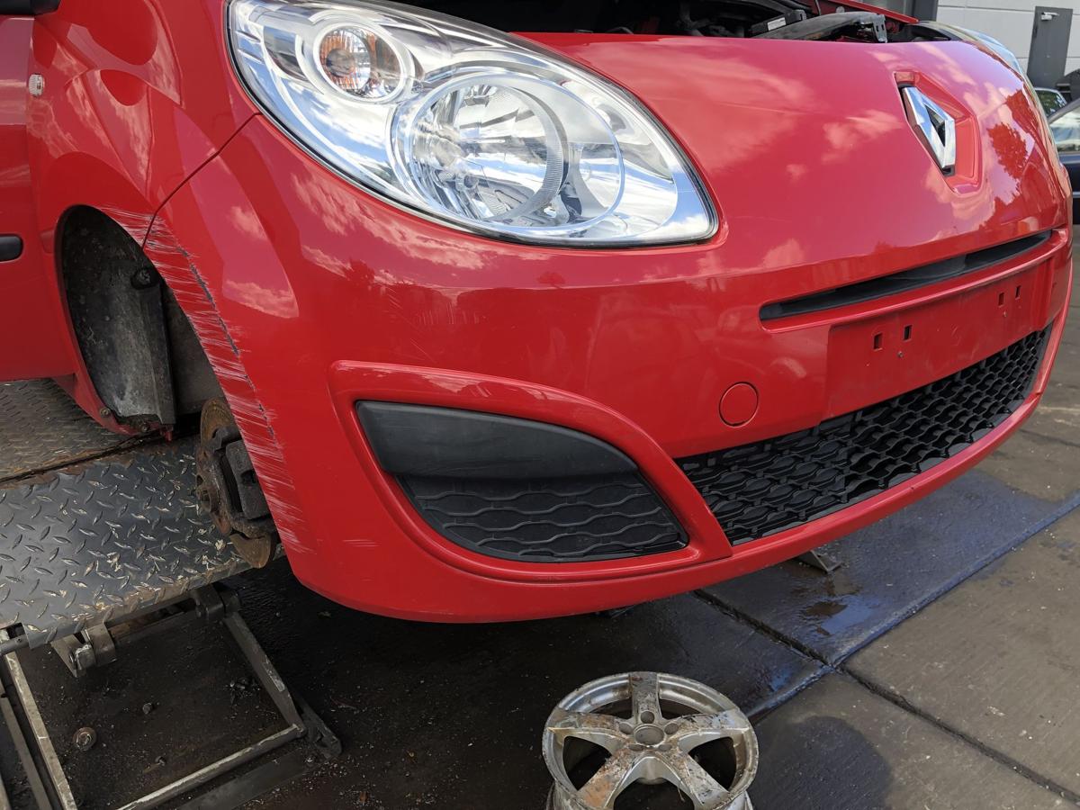 Renault Twingo II original Stoßstange Fänger vorn/Front OV727 Spanischrot Bj2010