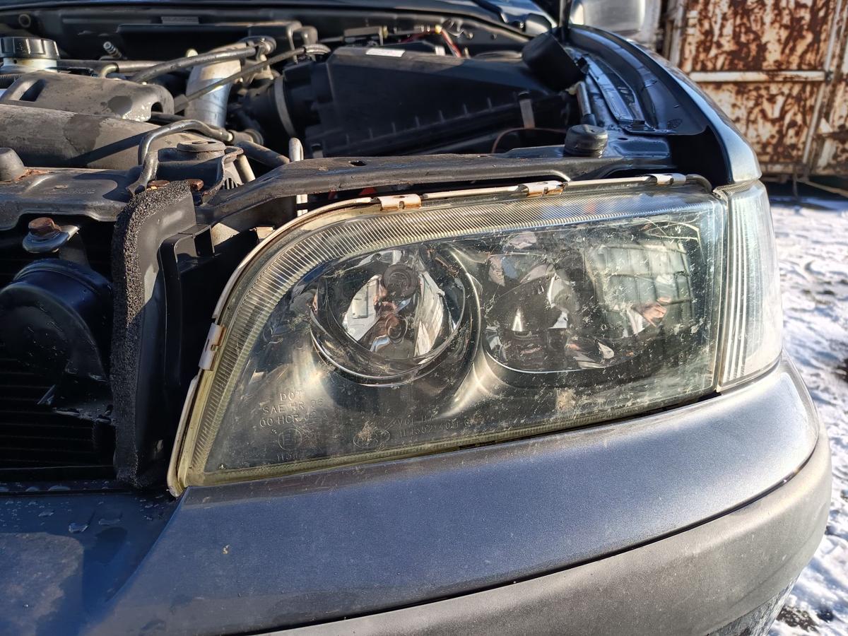 Volvo V40 original Scheinwerfer links Halogen/Haupt/Licht/Front Bj 2001