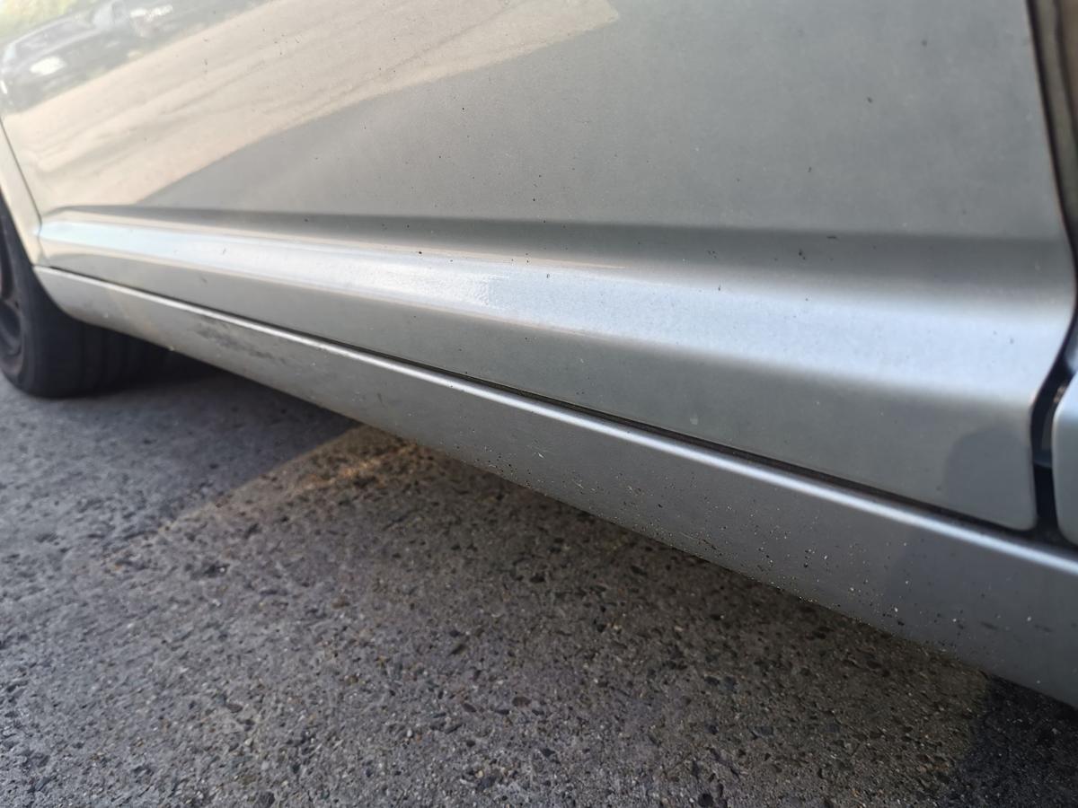Toyota Avensis T25 Kombi Fahrertür Tür Autotür vorn links 1C0 Radiant Silver Roh