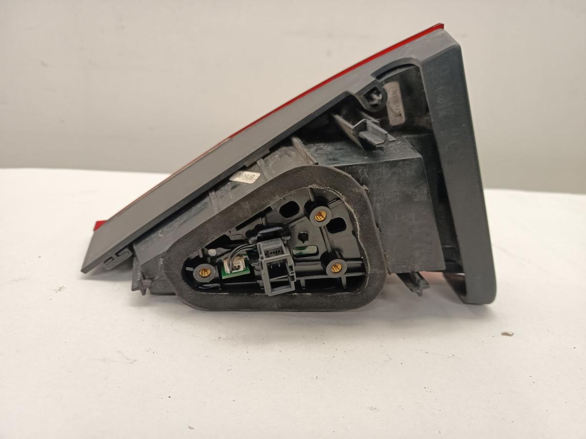 Skoda Superb 3V Kombi original Rück/Schluss/Heckleuchte links innen Bj 2016 Skoda Superb 3V Kombi original Rück/Schluss/Heckleuchte links innen Bj 2016