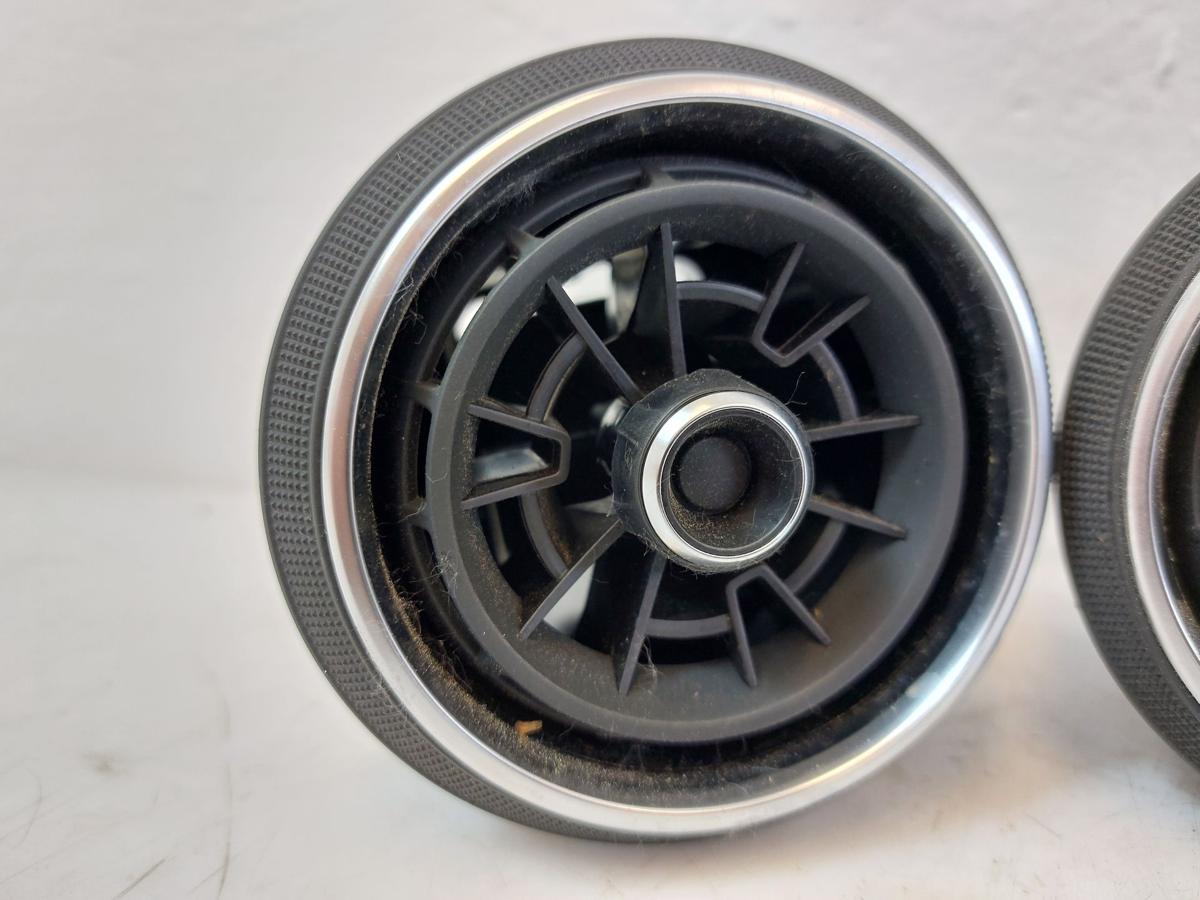 Audi Q2 Typ AG Satz Luftdüsen Luftduschen Ausströmer Armaturenbrett OEM 4 Stück