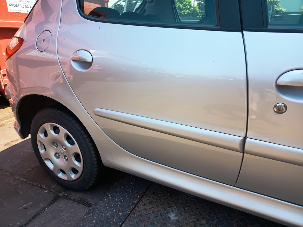 Peugeot 206 orig Tür hinten rechts 5trg EZR Silber Bj 2005