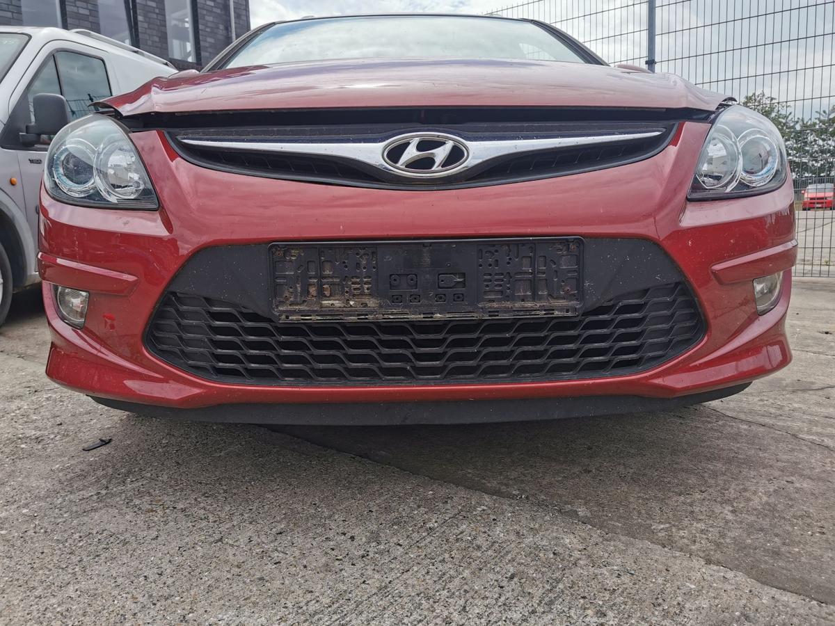 Hyundai I30 CW FD Stossfänger Stossstange Bumper vorn NSW HAT Glowing Red ab 10
