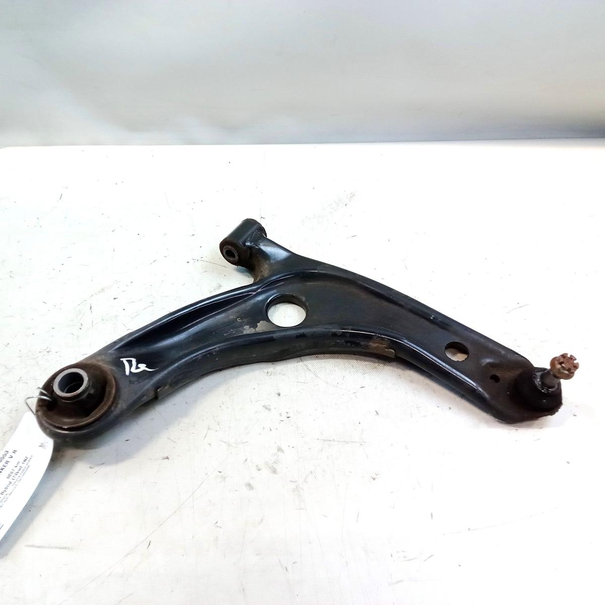 Toyota Yaris 3 Hybrid XP13 Phase 3 original Querlenker Vorderachse rechts Bj2020