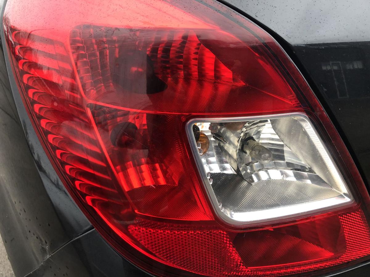 Opel Corsa D R&uuml;ckleuchte links Heckleuchte R&uuml;cklicht 5t&uuml;rer 2006-2014