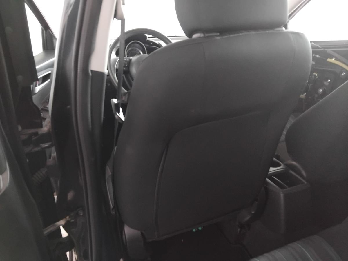 Mazda2 III DJ original Sitz vorn links Fahrersitz 5-türig Stoff schwarz BJ2015 Mazda2 III DJ original Sitz vorn links Fahrersitz 5-türig Stoff schwarz BJ2015