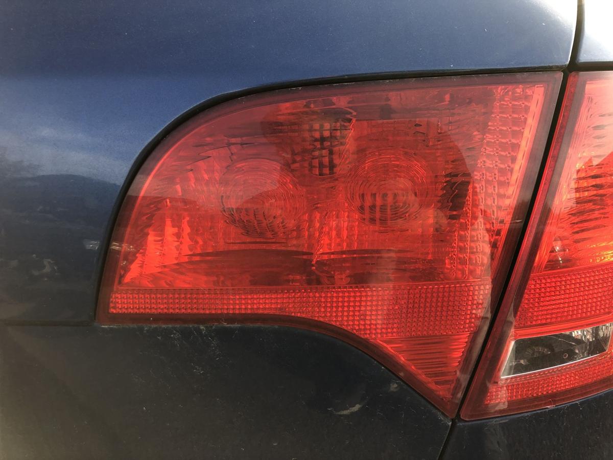 Audi A4 8E B7 Avant Rückleuchte innen rechts Heckleuchte Kombi Schlusslicht