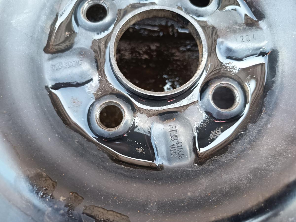 Peugeot 107 original Satz Stahlfelgen ohne Reifen 4,5x14 ET 39 Bj 2008