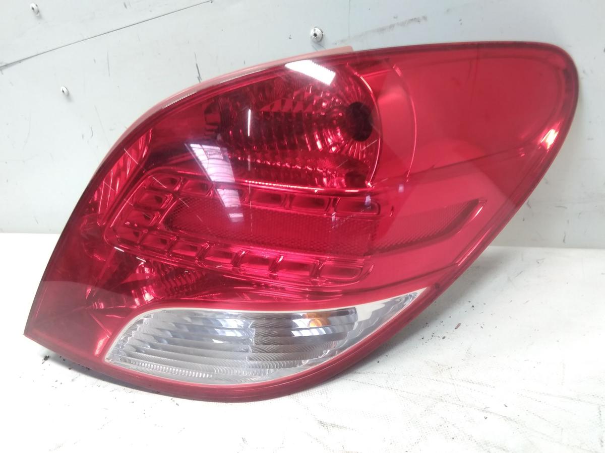 Peugeot 207 original R&uuml;ckleuchte Heckleuchte rechts Facelift Teil-LED BJ2010