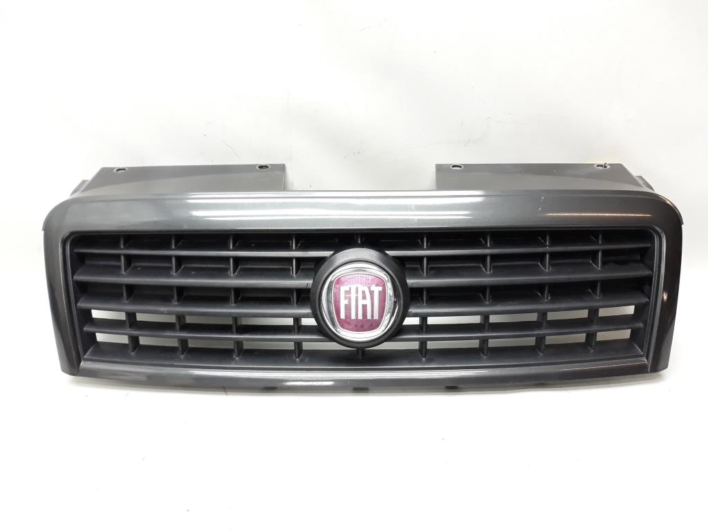 Fiat Doblo Typ 223 BJ2009 original grill Kühlergrill Modell ab 2005