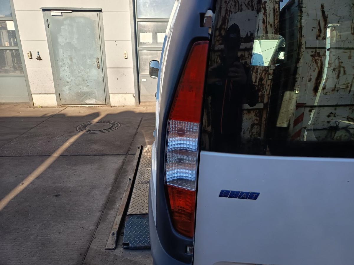 Fiat Doblo Cargo 223 original R&uuml;ckleuchte links Heck Schluss Licht Bj 2001