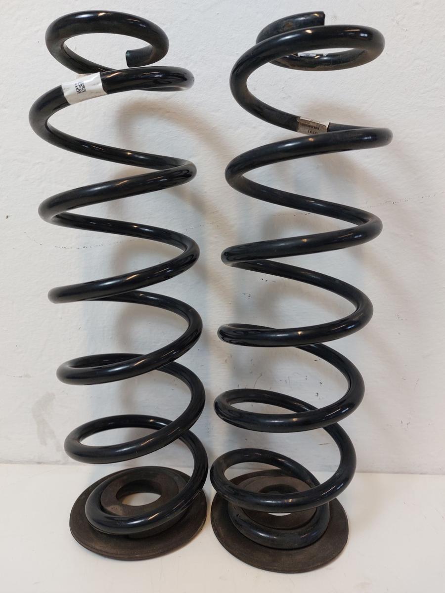 VW Golf 8 VIII CD Variant Satz Hinterachsfedern Federn hinten Kombi nicht Allrad