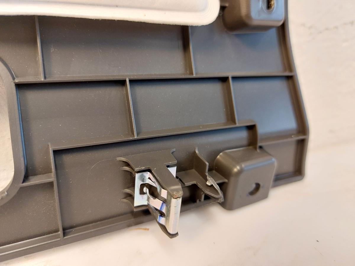 NIO ET7 Elektro Verkleidung Blende Innenverkleidung Fußraum mit Leuchte