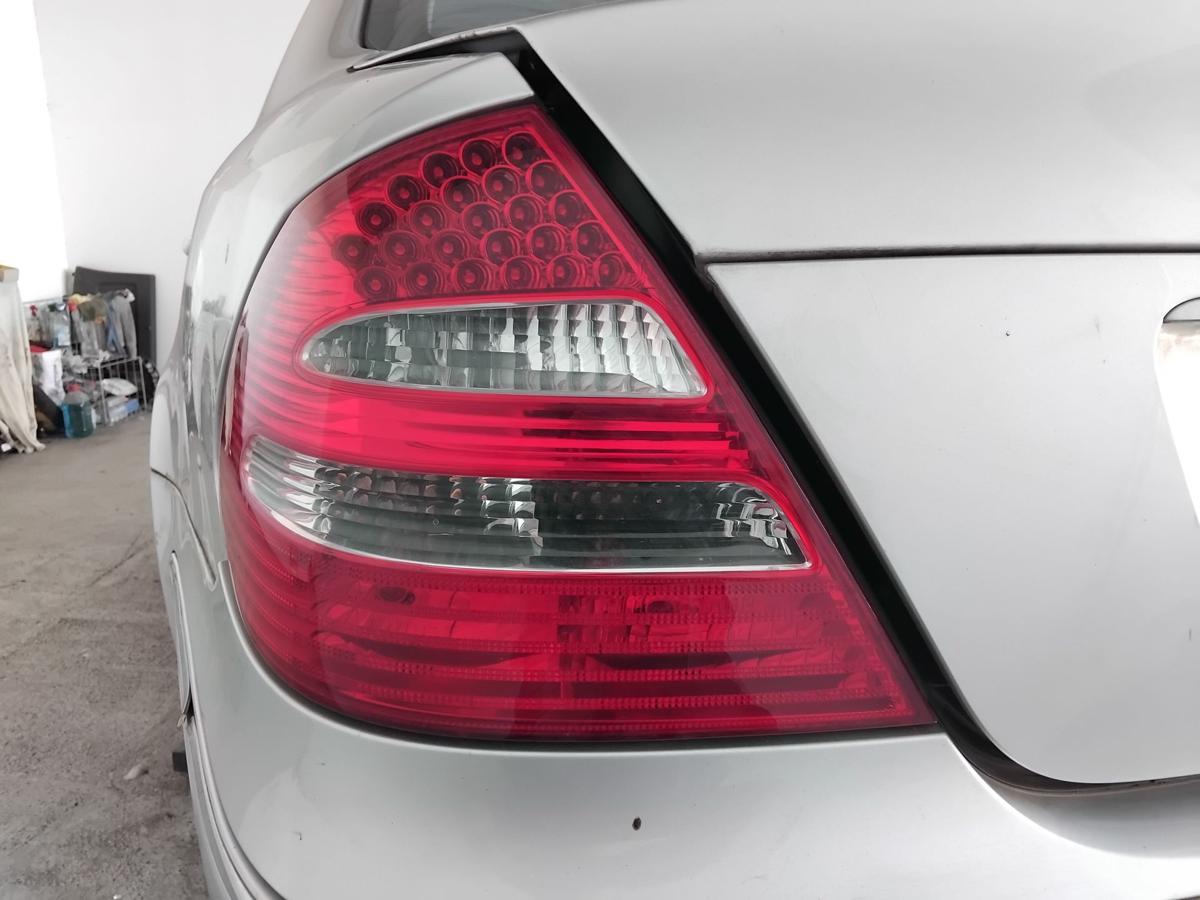 Mercedes E-Klasse W211 orig R&uuml;ckleuchte Heckleuchte links LED BJ2004 Limousine