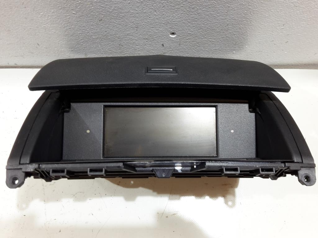 Mercedes C-Klasse W204 BJ 2008 Display Navigation Radio A2048204297 A2046801231