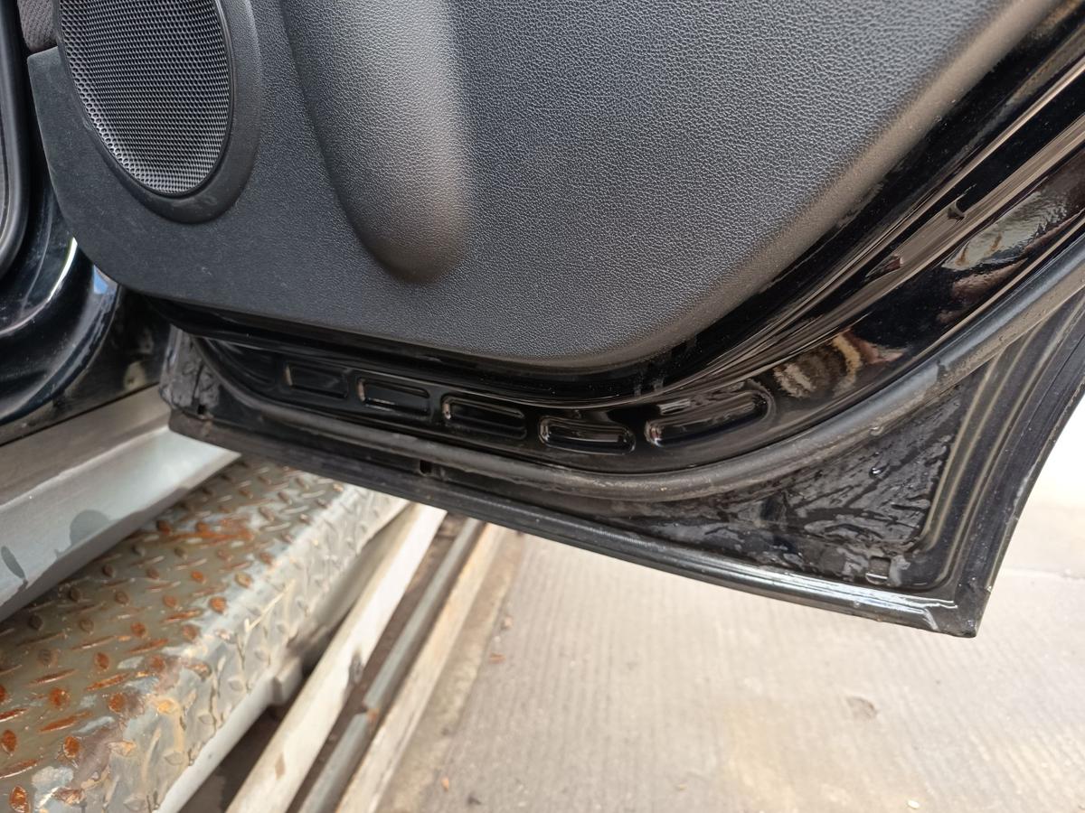 Mercedes W169 original T&uuml;r hinten rechts Fond 696 Nachtschwarz Bj 2005