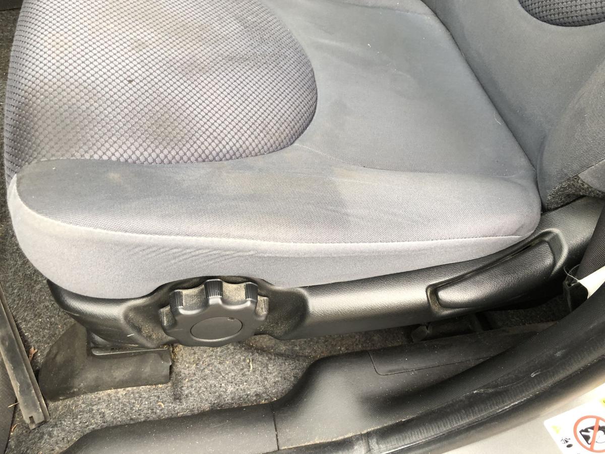 Honda Jazz Typ GD Sitz vorn links Fahrersitz Stoff ohne Heizung Autositz