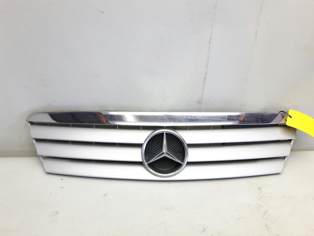 Mercedes Benz A Klasse W168 Kühlergrill Frontgrill silber Avantgarde 1688800083