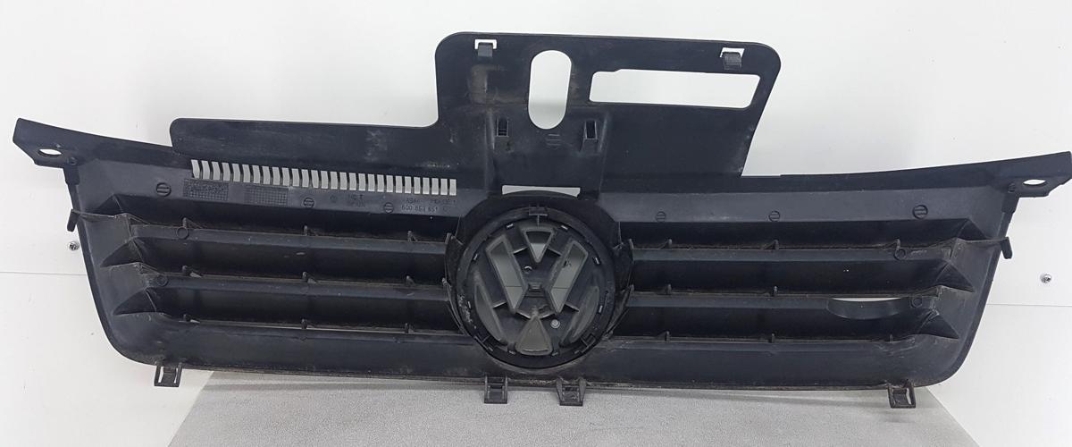 VW Polo 9N Kühlergrill 6Q0853651C schwarz mit Emblem Bj2003