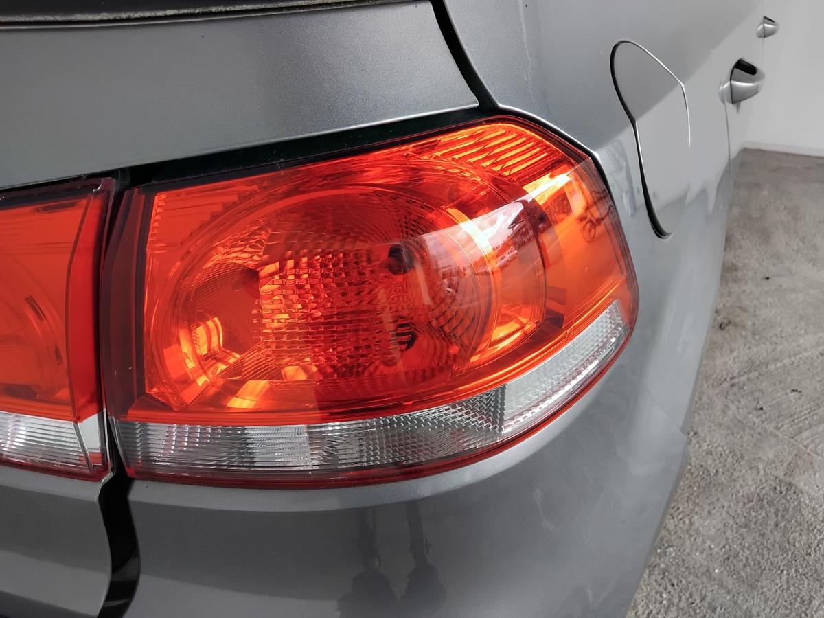 VW Golf 6 Flie&szlig;heck original R&uuml;ckleuchte Heckleuchte rechts au&szlig;en BJ2009