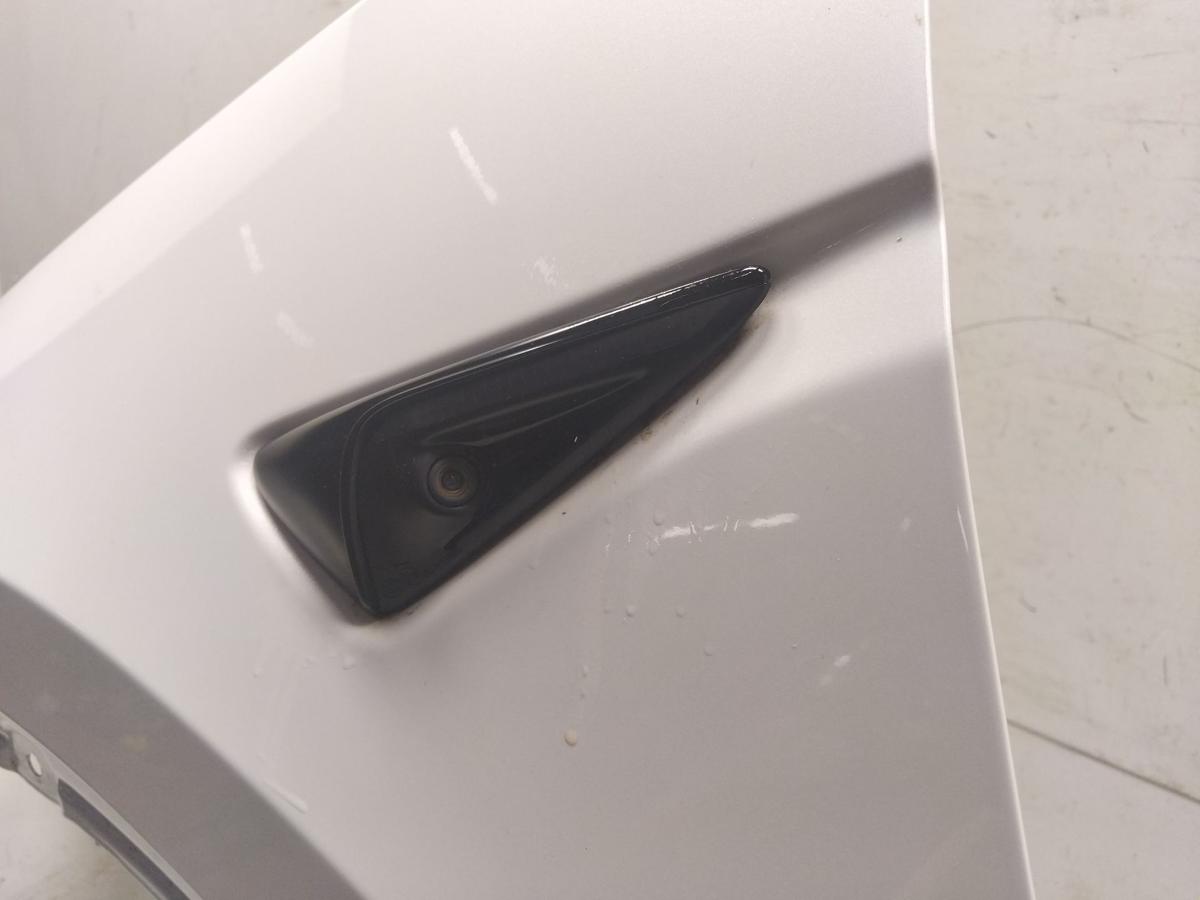 Tesla Model Y original Kotfl&uuml;gel vorn links wei&szlig;metallic PPSW BJ2023