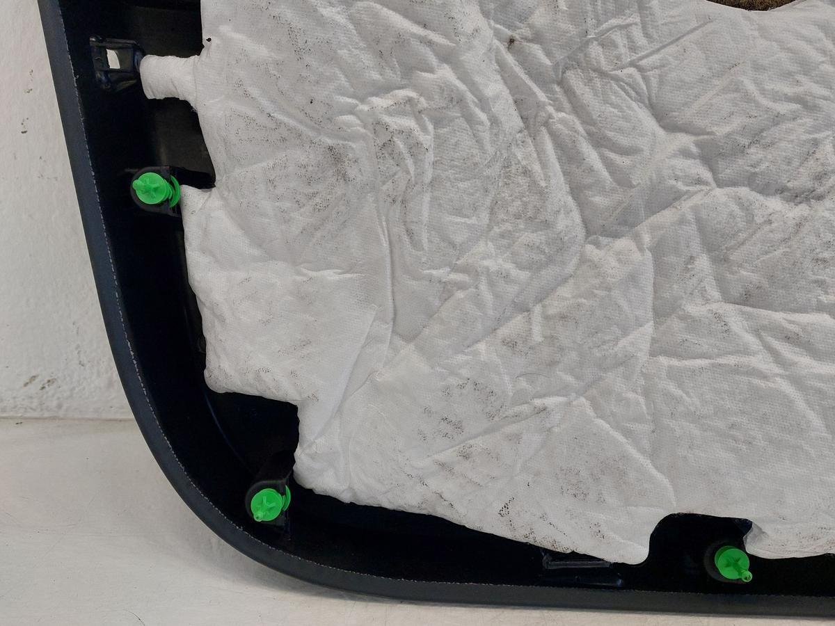 Tesla Model Y Performance Tüververkleidung vorn rechts Alcantara Kunstleder