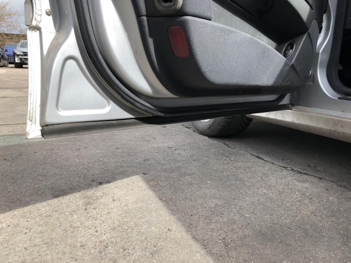 Mercedes E Klasse W211 T&uuml;r vorn links Fahrert&uuml;r Rohbau 744 Brillantsilber Met