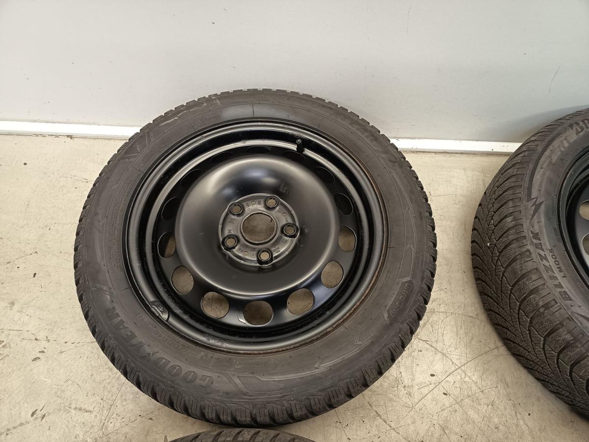 Audi A4 8E orig Satz Stahlfelgen mit Winterreifen 6x16 ET 48 Bj 2007