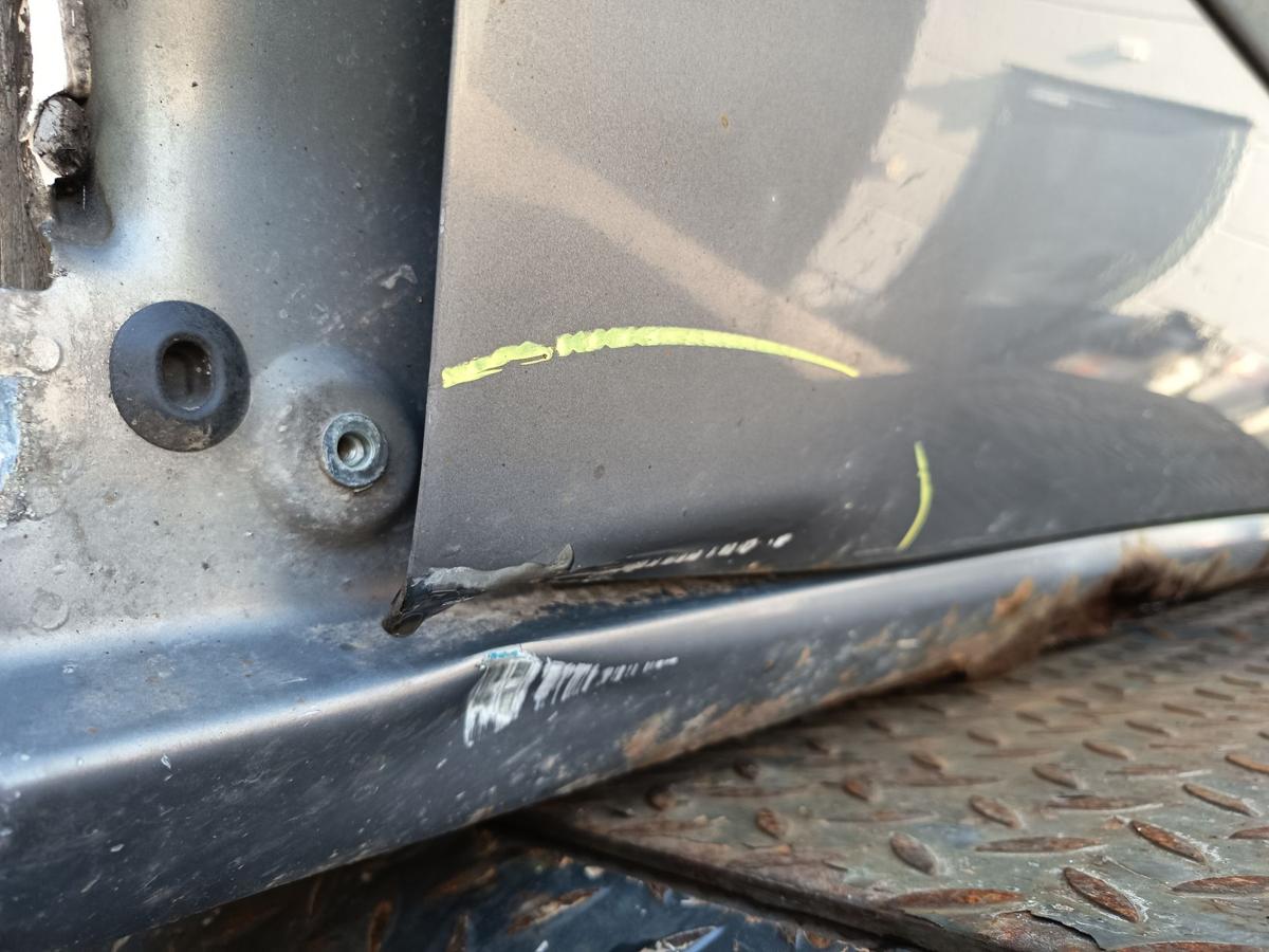 Opel Combo D original T&uuml;r vorne links Fahrer Rohbau GJM Grau Baujahr 2012