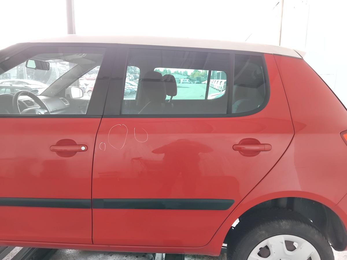 Skoda Fabia 2 5J Tür hinten links corridarot 8151 5türig Fließheck Mängel BJ2009