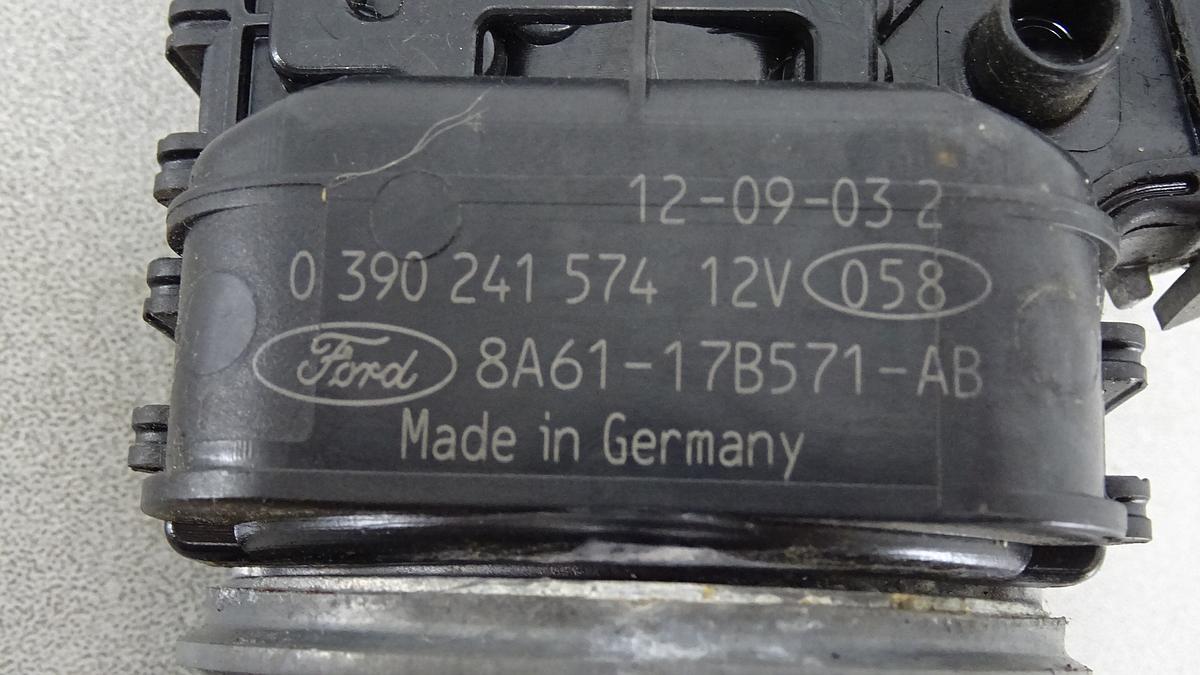 Ford Fiesta Wischermotor vorn 8A6117B571AB 0390241574 Bj2012 ohne Gestänge