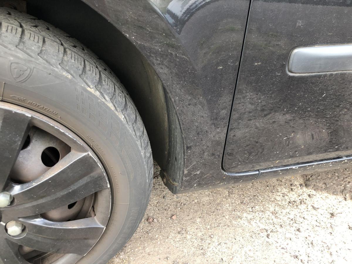 Renault Clio 3 III BR Kotfl&uuml;gel vorn links Fahrerseite Seitenwand 15 Zoll NV676