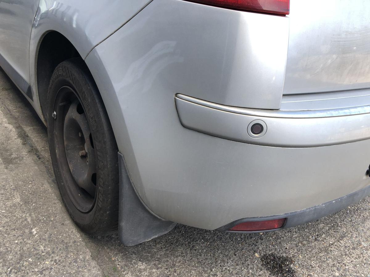 Citroen C4 Typ L Sto&szlig;f&auml;nger hinten Hecksch&uuml;rze 5 t&uuml;rig PDC EZR Aluminium Grau
