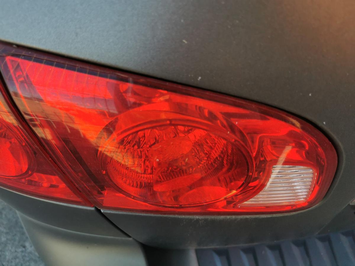 Hyundai Santa Fe CM Rückleuchte Schlussleuchte Rücklicht Lampe innen links