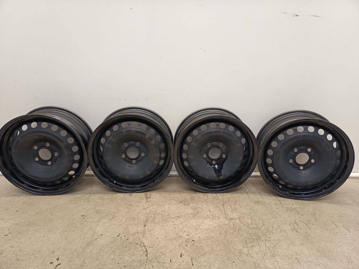 Ford Focus III Turnier original Satz Stahlfelgen 6,5x16 ET50 Bj 2015