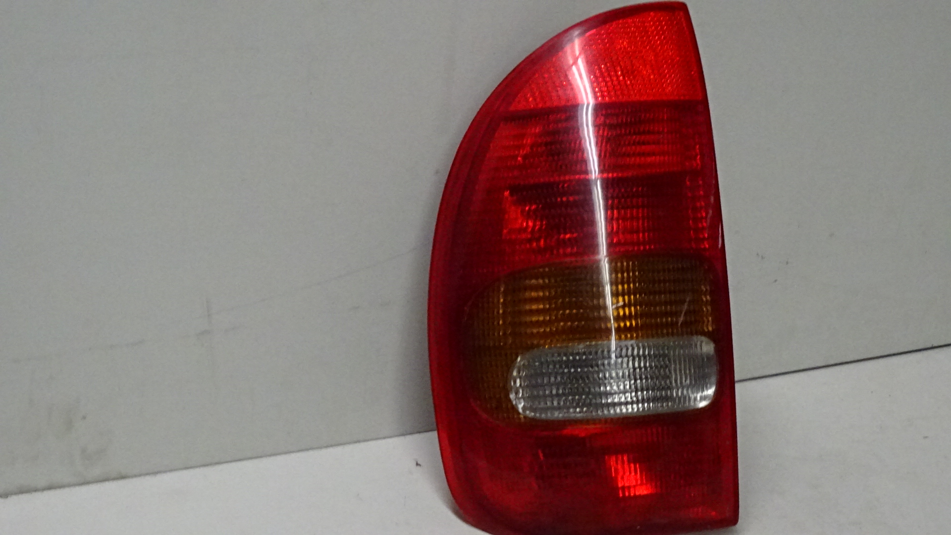 Opel Corsa B BJ1998 5 Türig Rücklicht Rücklicht links Valeo